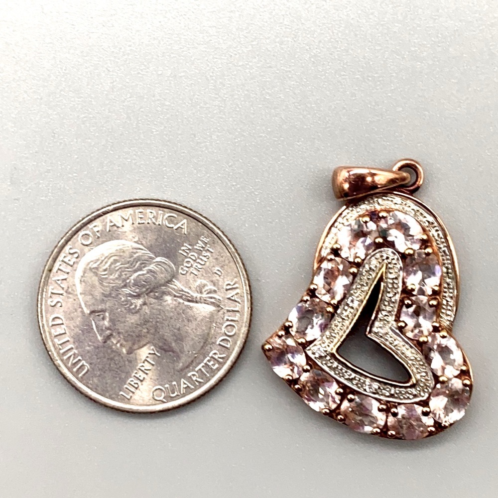 This is a stunning heart shaped pendant done with morganite and diamond 🎀 - Picture 8 of 8